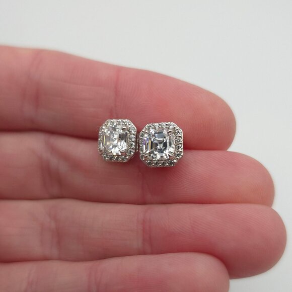 Sterling Silver Well Cut Cubic Zirconia Stud Earrings A267 - Picture 4 of 8